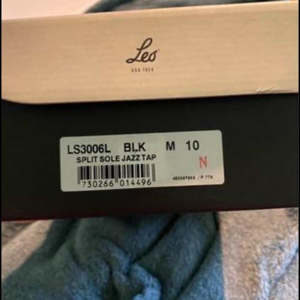 Split sole tap shoe